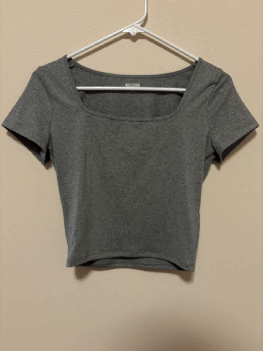 Hollister Charcoal Scoop Neck Short Sleeve Crop Top